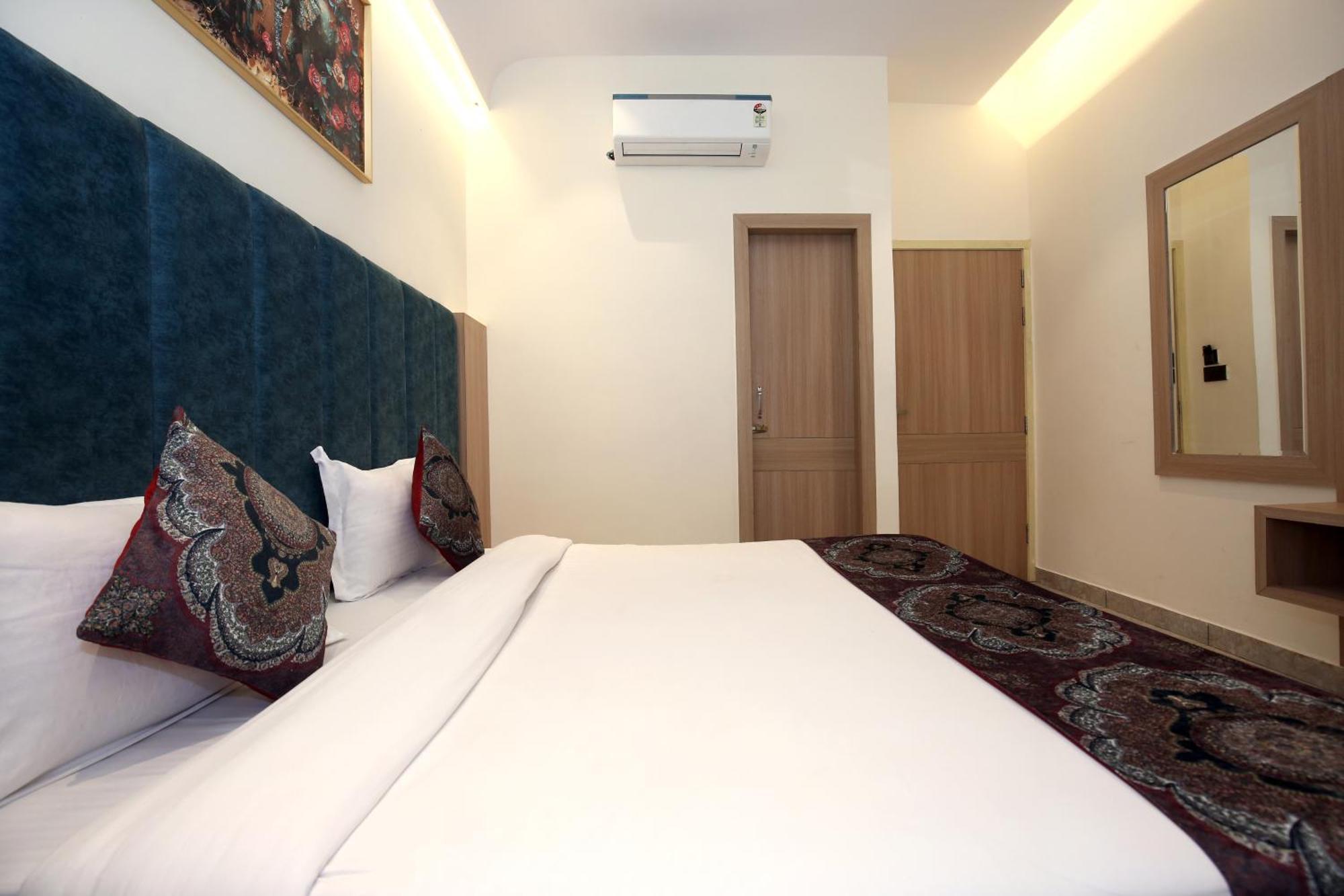 Park Plaza Near Golden Temple Hotel