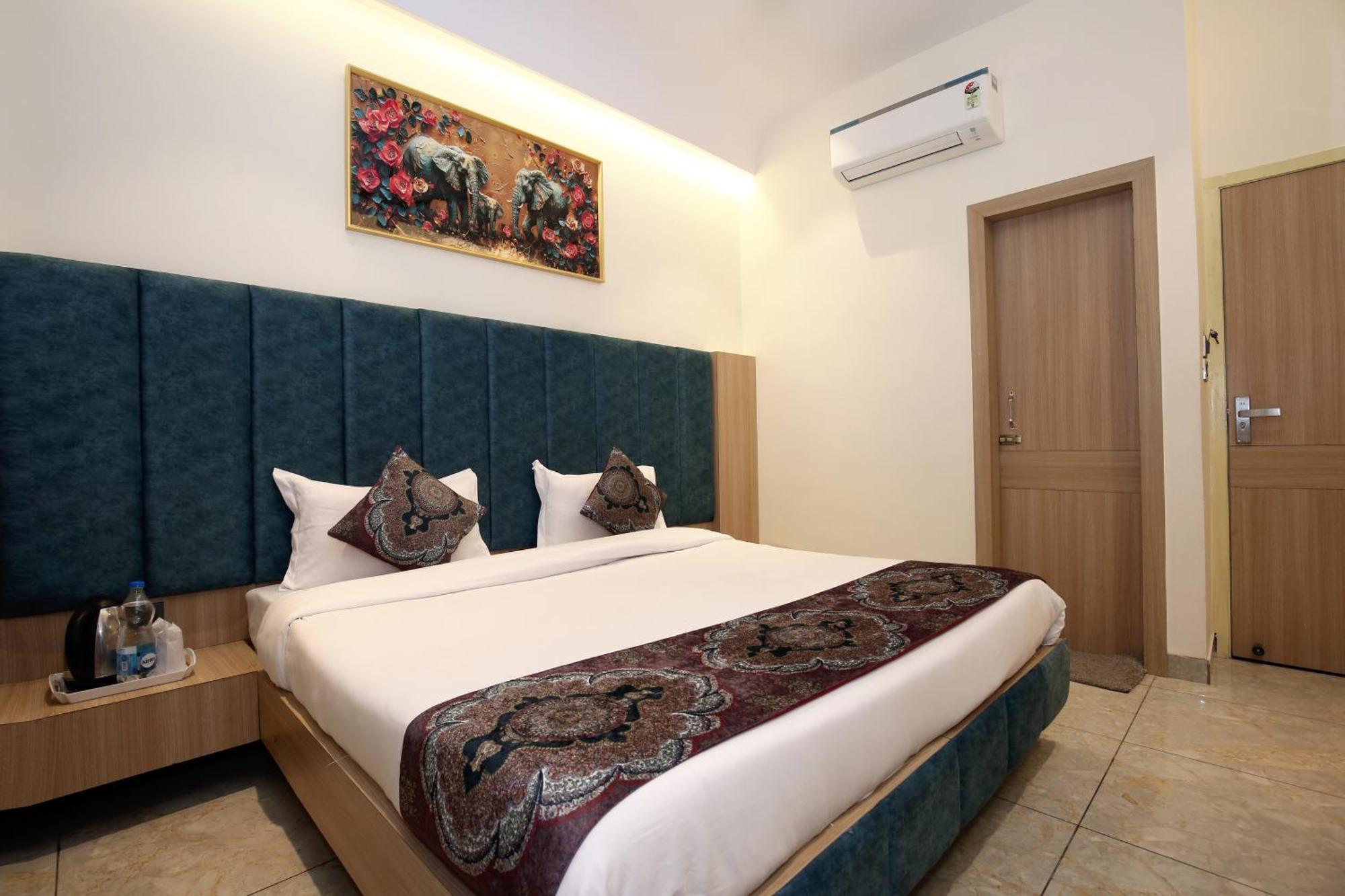 Park Plaza Near Golden Temple Hotel 3*