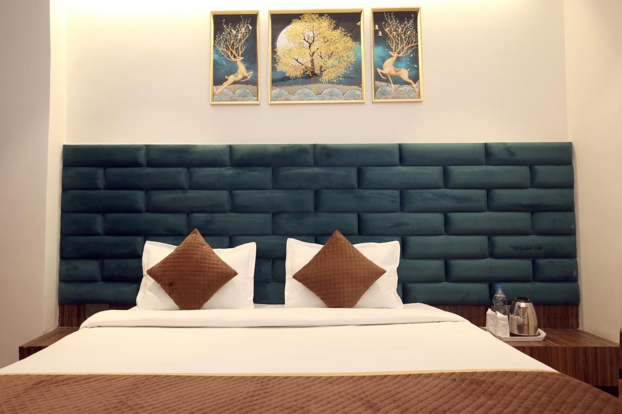 Hotel Park Plaza Near Golden Temple Amritsar