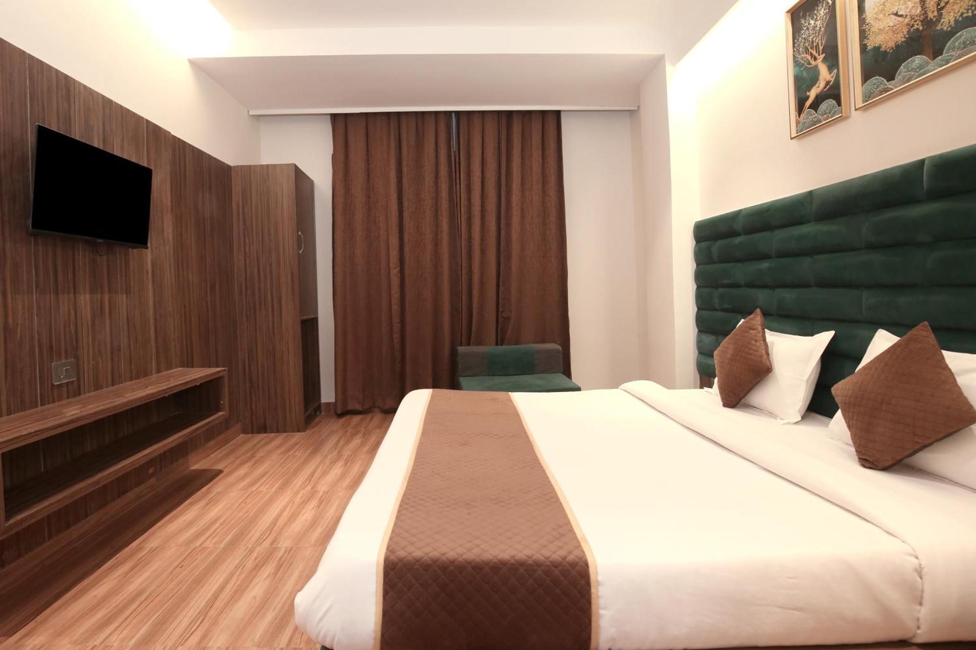 Hotel Park Plaza Near Golden Temple Amritsar